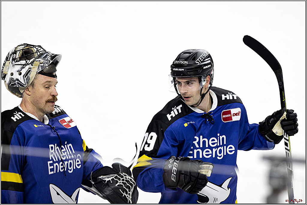 PENNY DEL;  Koelner Haie - Grizzlys Wolfsburg; Koeln, 25.11.2021